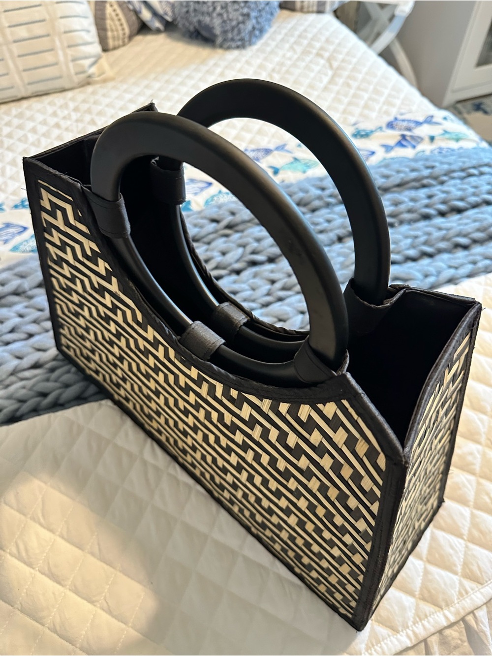 Black & Cream Woven-Pattern Round Handle Shoulder Bag
